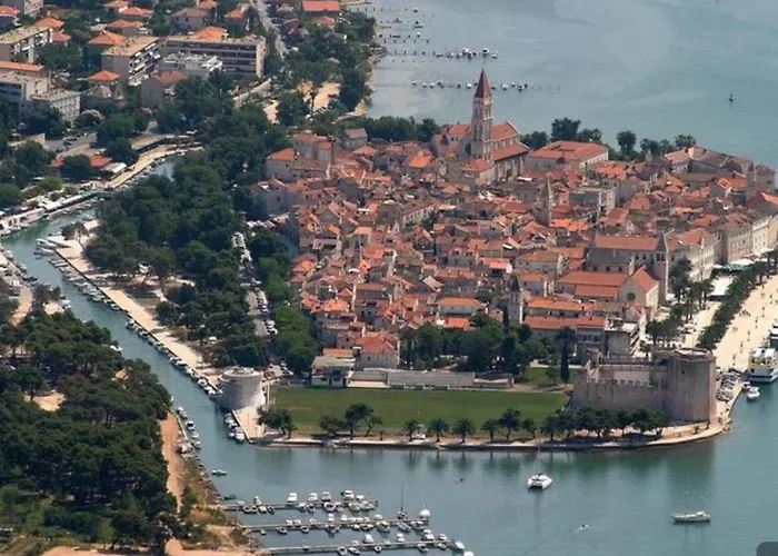 Luka Trogir